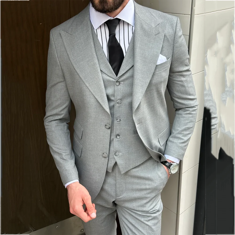 Light Gray Men Suit Business Three Piece Classic Design Single Breasted Peaked Lapel Blazer Vest Pants Formal Office Party Set