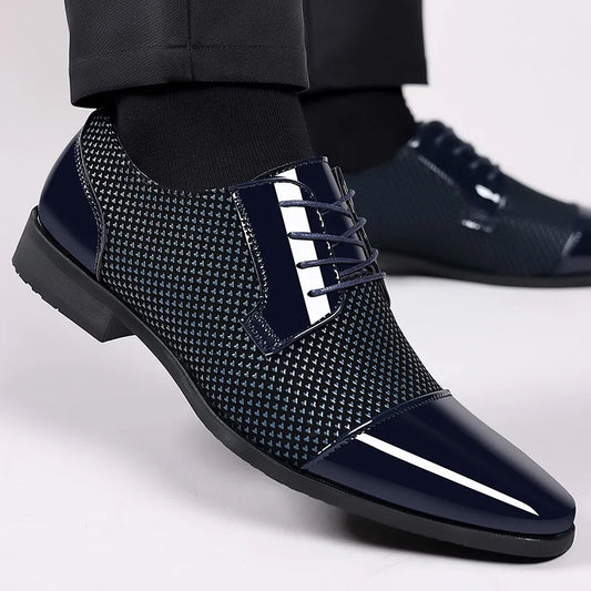 Trending Men Classic Dress Sapatos para homens Oxfords Sapatos de couro Patente Lace Up Sapatos de festa de casamento de couro preto formal2023