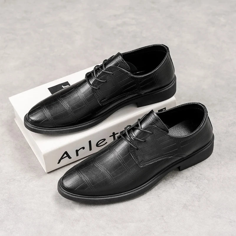 Classic Men's Leather Shoes Luxurious Genuine Leather New Designer Fashion Black Burgundy Men's Wedding Social Shoes Formal Leather Shoes