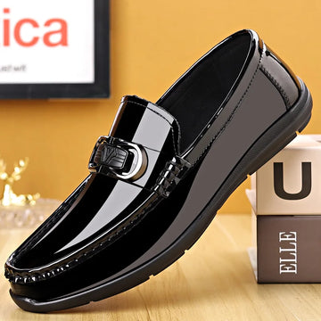 Slip-on Walking Flats Male Breathable Loafers New Men Casual Shoes Luxury Wedding Hollow Out Formal Dress Boat Shoes for Man