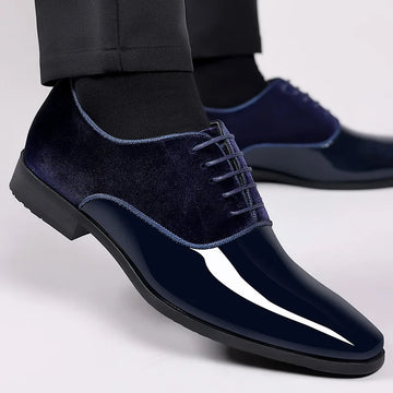 Scarpe in pelle di brevetto classiche nere per uomini scarpe d'affari casual allacciato per ufficio di lavoro da lavoro per feste maschili Oxfords