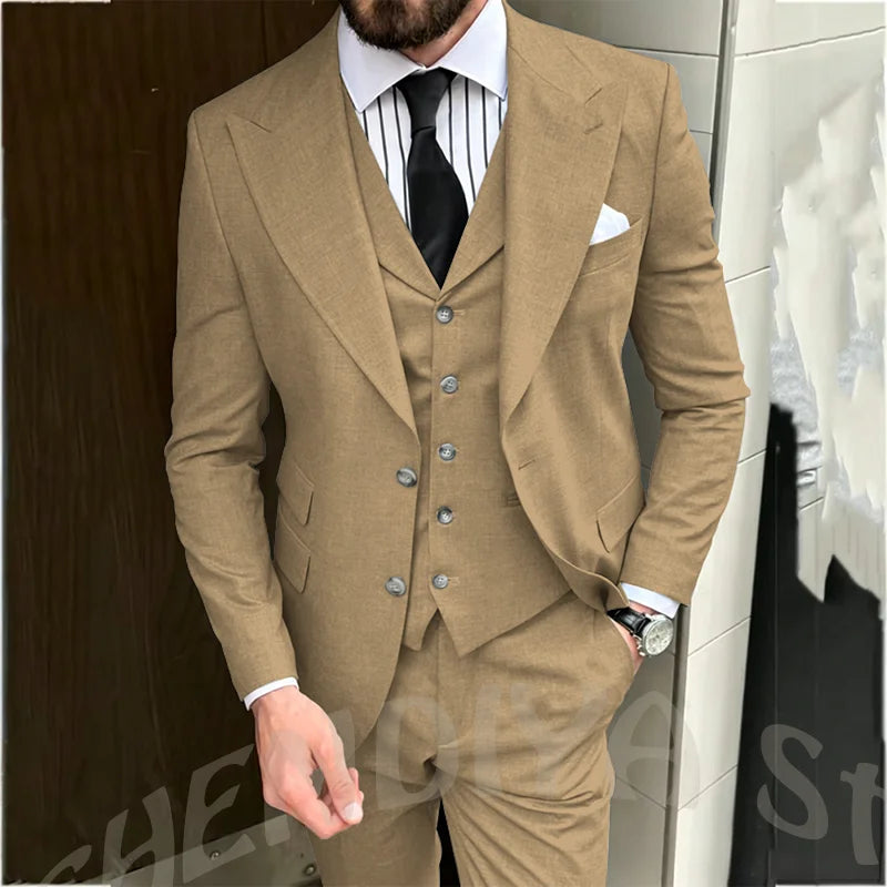 Light Gray Men Suit Business Three Piece Classic Design Single Breasted Peaked Lapel Blazer Vest Pants Formal Office Party Set