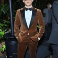 Brown Velvet Men Suit 2 Pieces Single Button Unique Design Peaked Lapel Blazer Pants Formal Party Prom Elegant Male Outfit