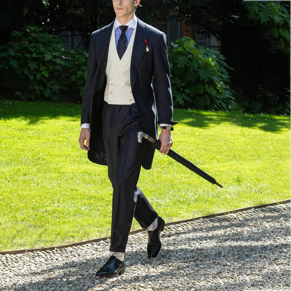 Handsome Wedding Suit For Man Peaked Lapel Regular Fitted Outfit Business Casual 3 Pieces Groom Tuxedo Custom Fashion Set